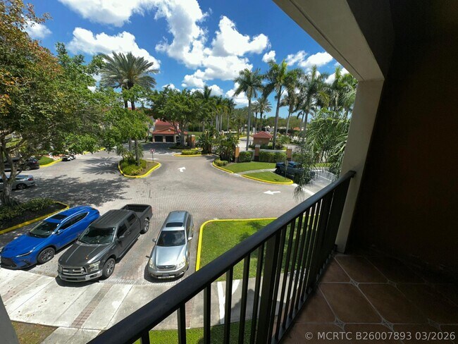 Foto del edificio - 2103 Renaissance Blvd