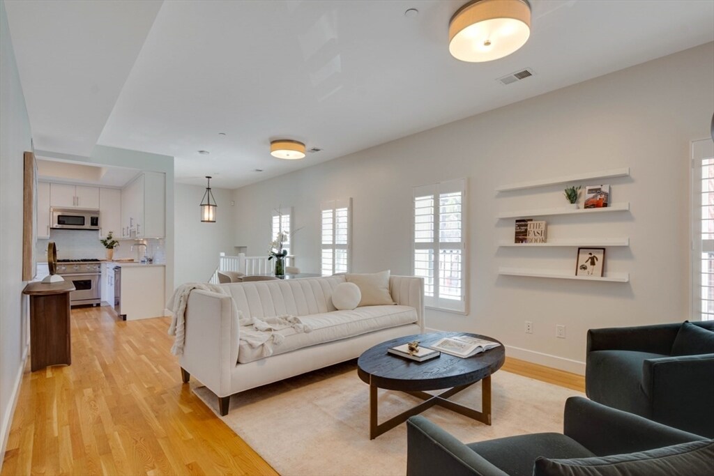 Foto principal - 242 Shawmut Ave