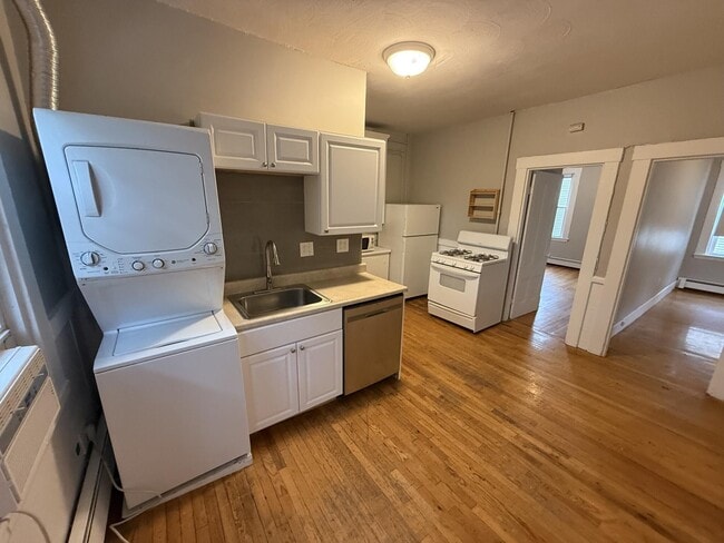 Building Photo - 150 5th St