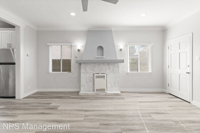 Building Photo - 2 br, 1 bath Apartment - 2492-2498 Pasaden...