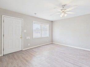 Building Photo - 3010 Westhaven Dr