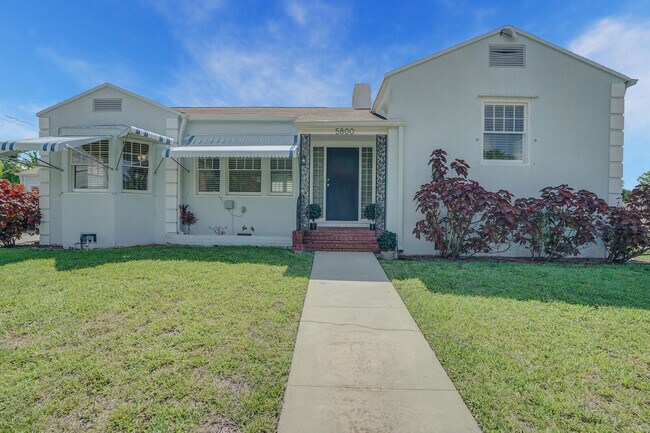 Foto del edificio - 5800 Spruce Ave