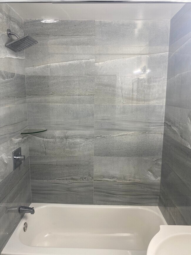 Foto del edificio - 5629 Malcolm St