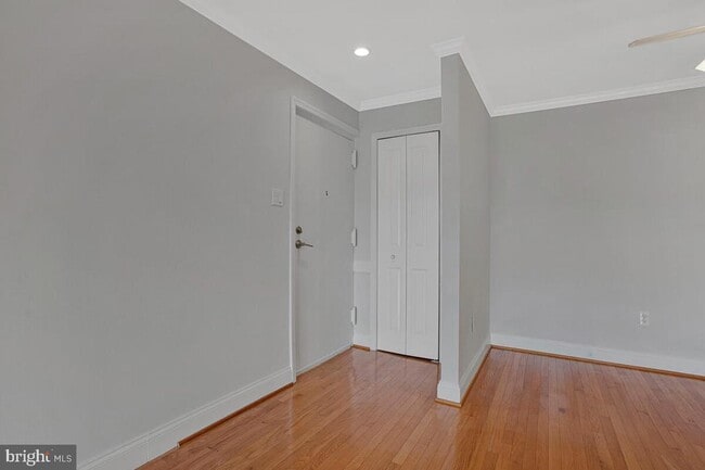 Building Photo - 2572 Riva Rd