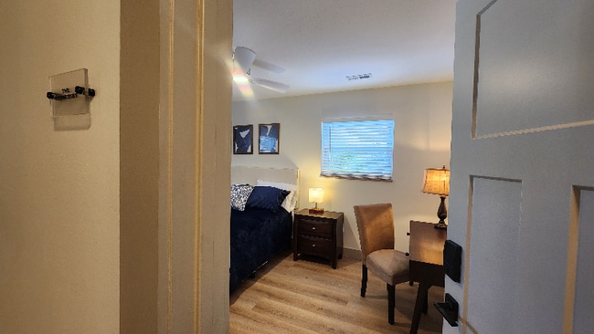 Building Photo - 1704 S Forest Dr