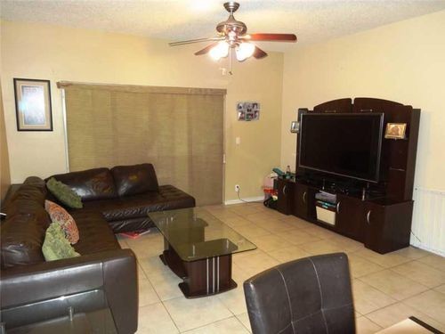 Foto del edificio - 3331 Celebration Pointe Ln