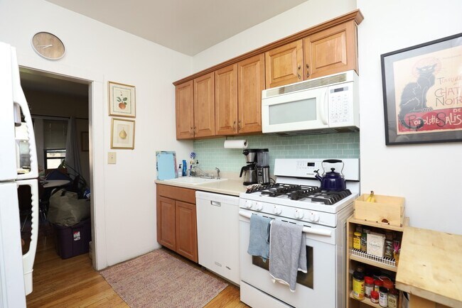 Foto del edificio - 3530 Broadway