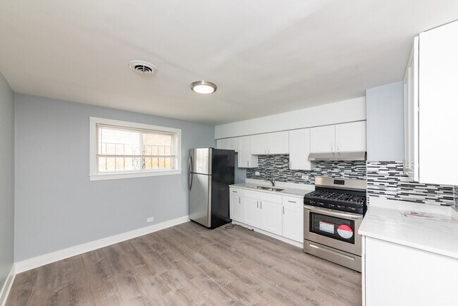 Foto del edificio - 9452 N Washington St