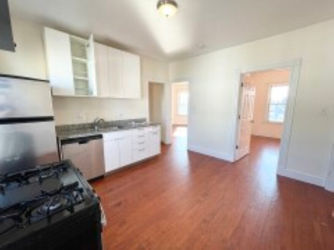 Foto principal - 19 Eastman St