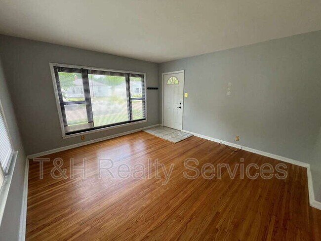 Foto del edificio - 5315 Norwaldo Ave