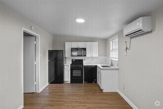 Building Photo - 506 W Grady Dr