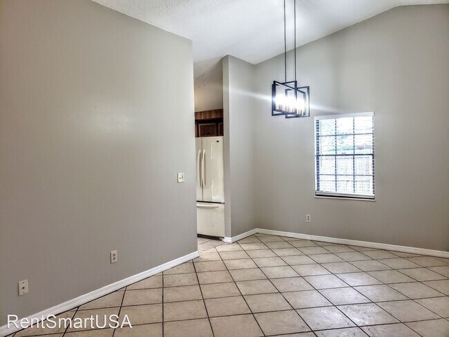 Foto del edificio - 3 br, 2 bath House - 2323 Yule Tree Dr.