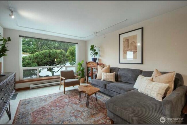 Foto del edificio - 720 Lakeside Ave S