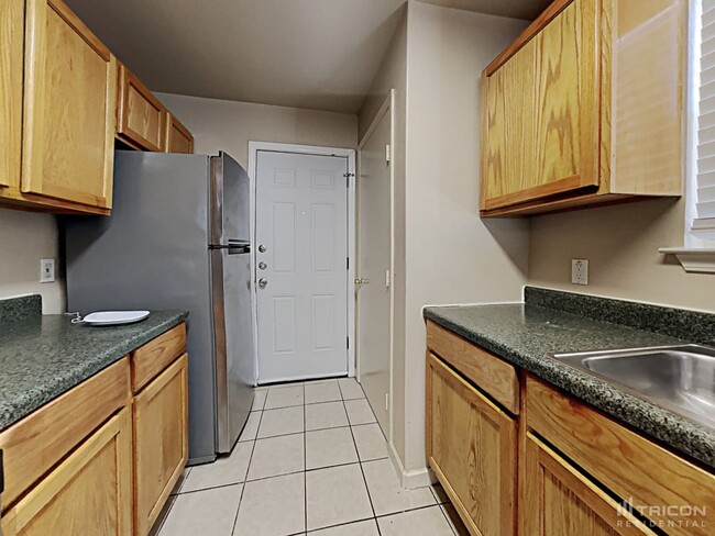Building Photo - 9722 Spruce Ridge Dr