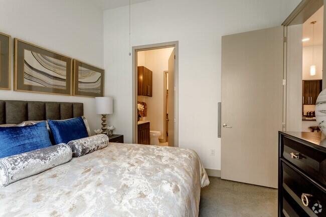 Raleigh at Sloan�s Lake Apartments Denver, CO