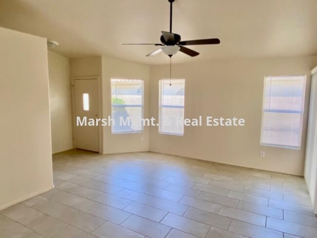 Building Photo - Wonderful 4 bedroom home newly updated in ...