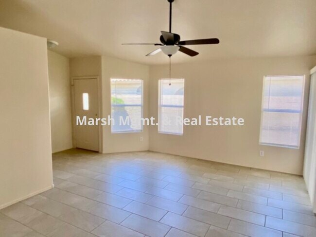 Foto del edificio - Wonderful 4 bedroom home newly updated in ...