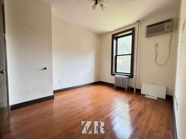 Building Photo - 3 bedroom in Brooklyn NY 11215