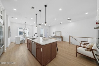 Building Photo - 409B Lake Ave