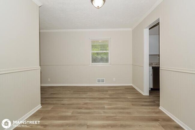 Building Photo - 3223 Highwoods Dr W
