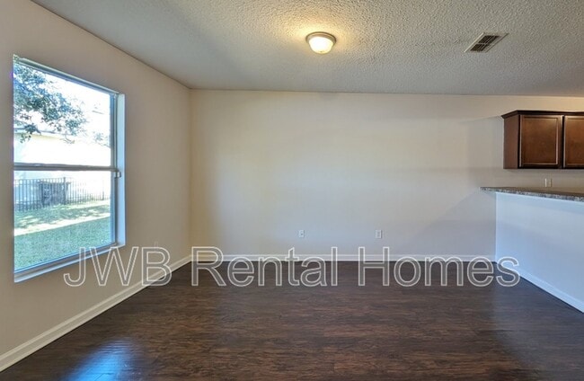 Building Photo - 5512 Village Pond Ct