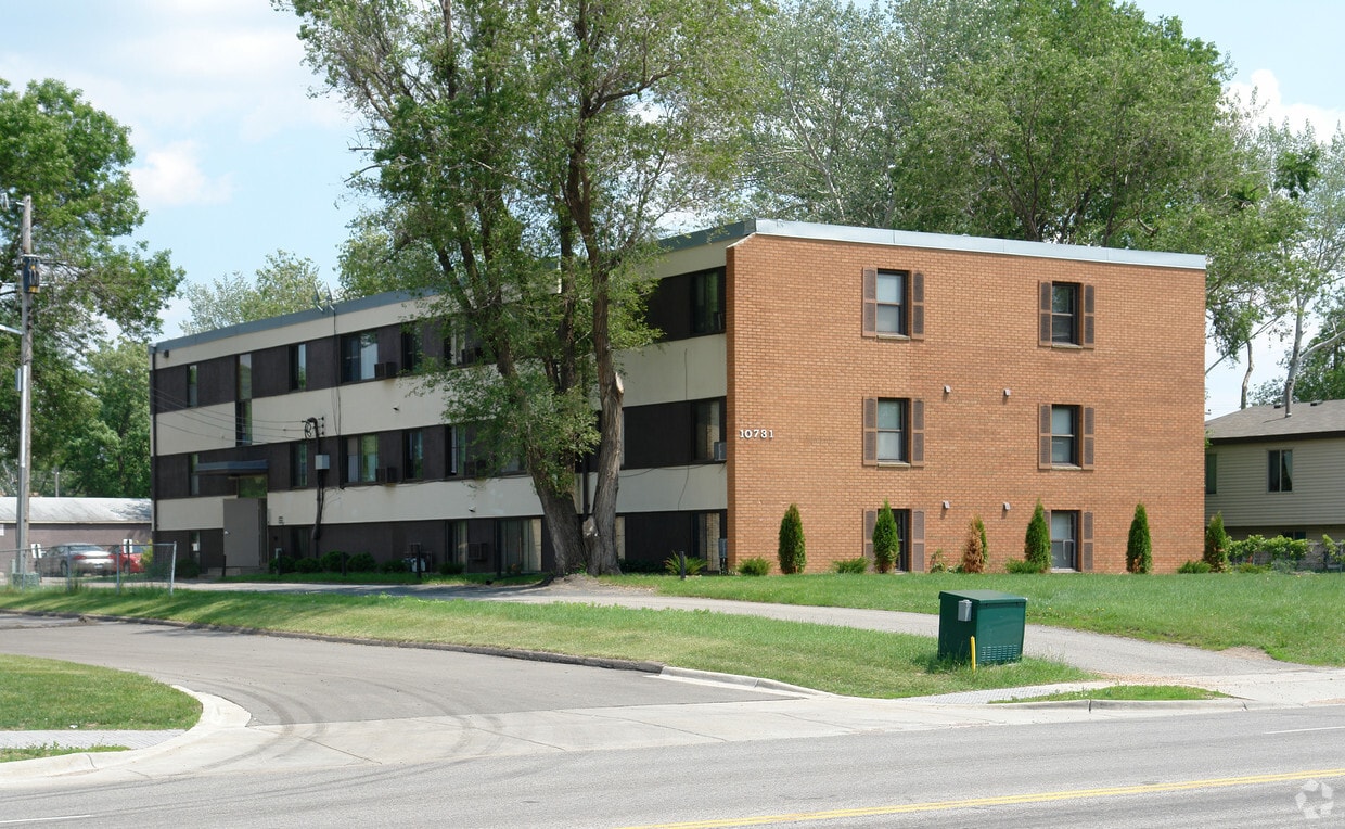 Primary Photo - 10731 France Ave S