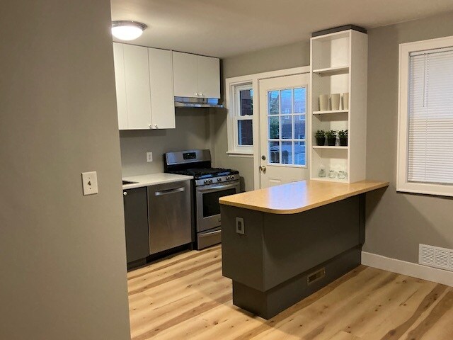 Foto del edificio - 7844 Eastdale Rd