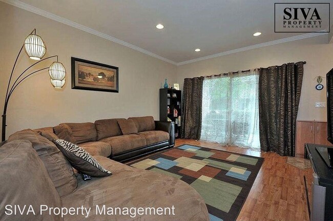 Building Photo - 2 br, 2 bath House - 1076 Cedar Gables Drive