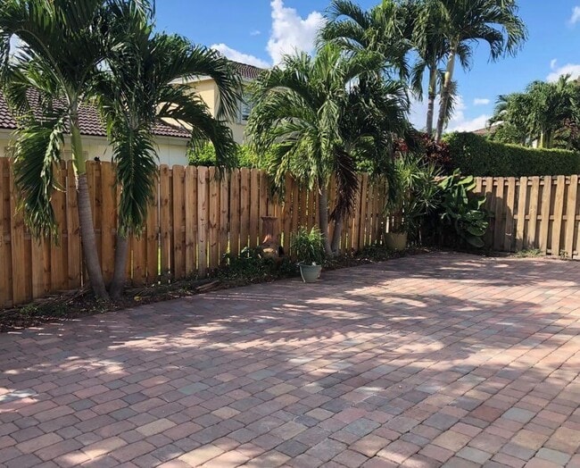 Building Photo - 4756 NW 109th Psge