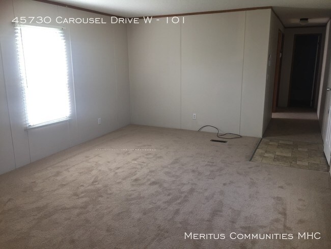 Building Photo - 45730 Carousel Dr W