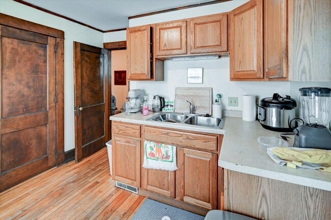 Foto del edificio - 416 Castle Pl