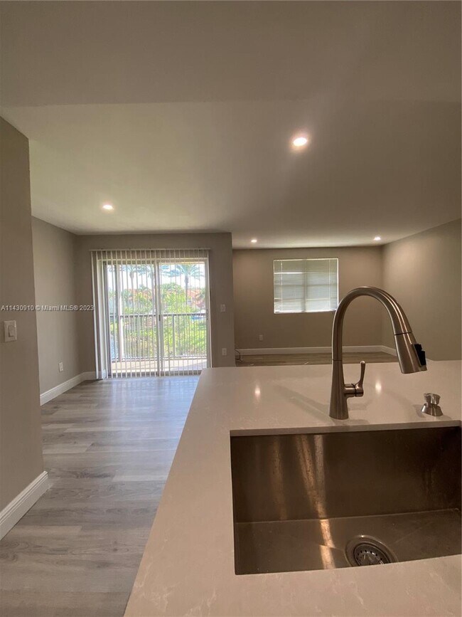 Foto del edificio - 1261 SW 46th Ave