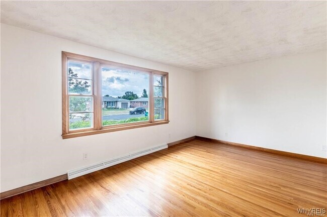 Foto del edificio - 130 Alberta Dr