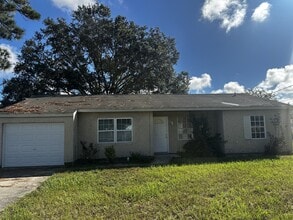 Building Photo - 117 Cedar Rd