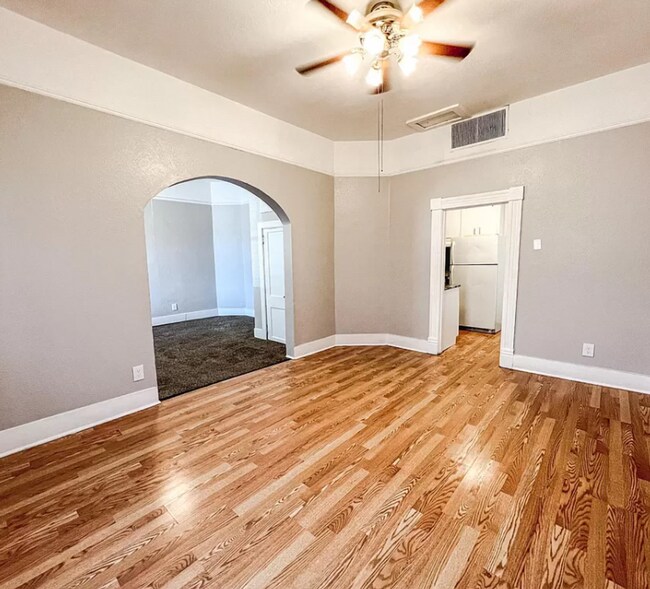 Building Photo - 2 br, 2 bath House - 914 N. Ohio Ave (377)