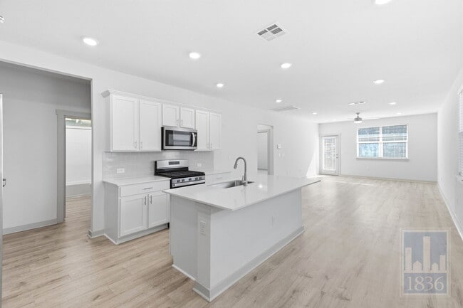 Building Photo - 8129 Linnie Ln