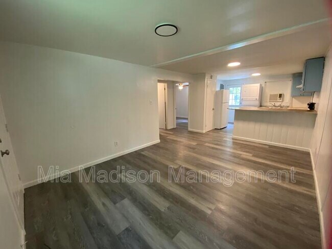 Foto del edificio - 1511 E 33rd St