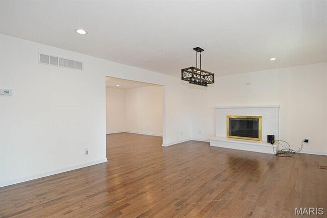 Foto del edificio - 306 Bright Meadows Dr