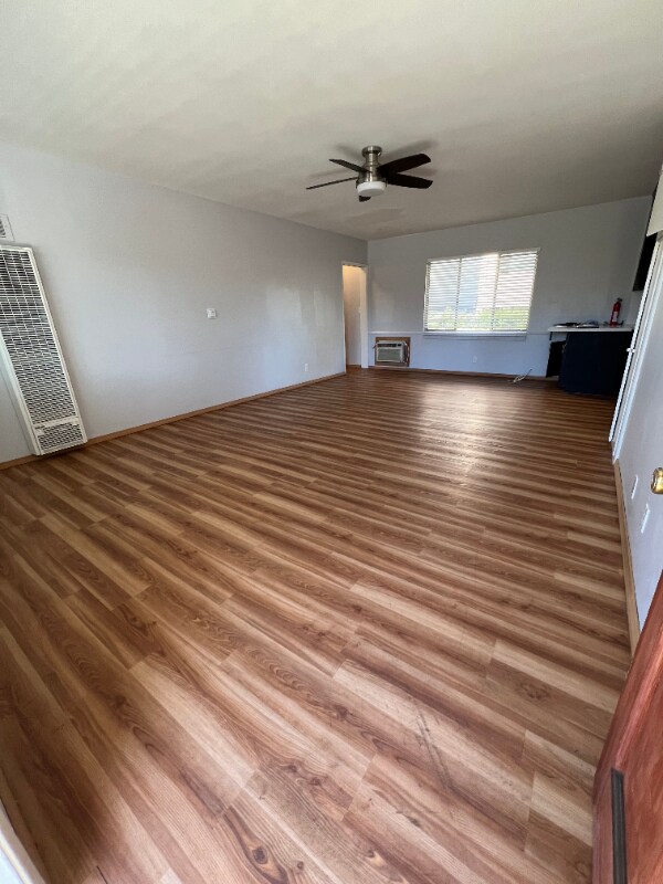 Building Photo - 1361 E Del Mar Blvd