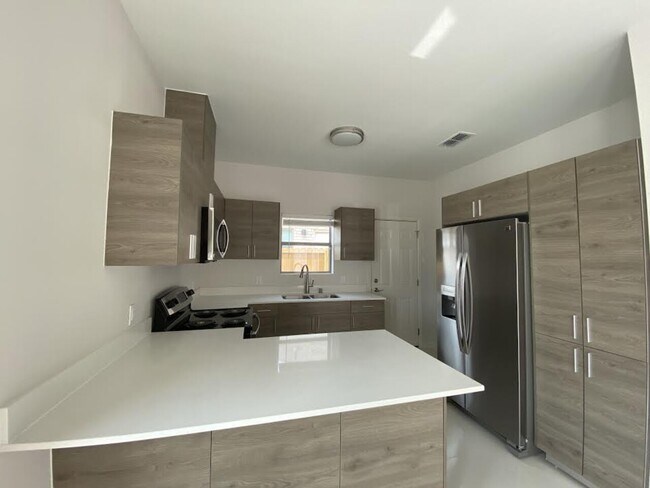 Foto del edificio - 5708 Nightingale Avenue - Unit 1