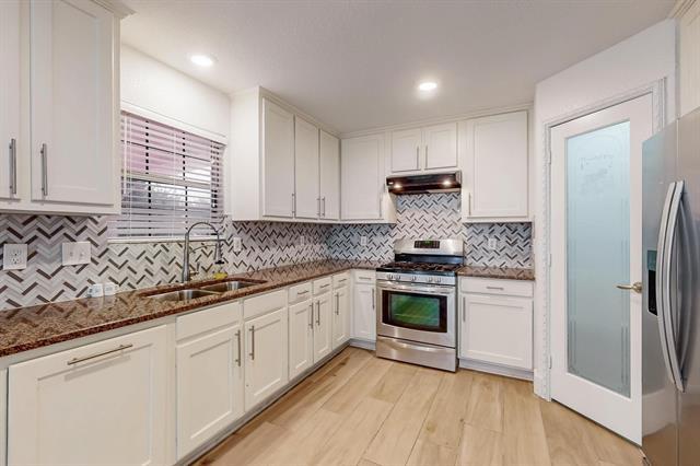 Building Photo - 1330 Kensington Ct