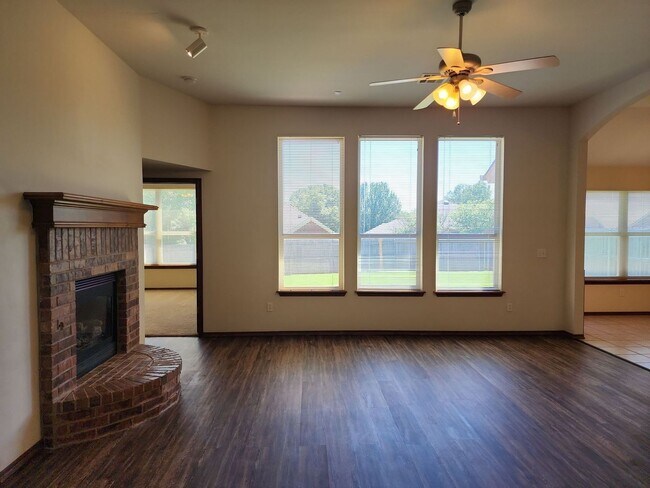 Building Photo - 2416 Arbor