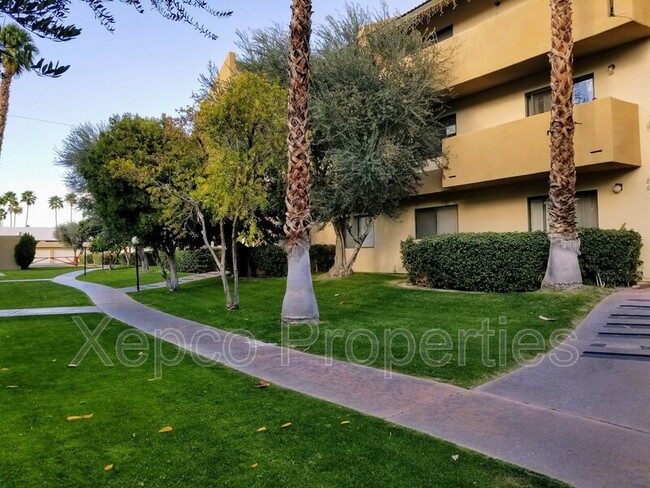 Foto del edificio - 32200 Cathedral Canyon Dr
