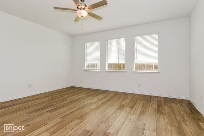 Foto del edificio - 5233 Rockrose Ln