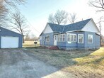 Foto principal - NIce 2 bedroom 1 bath home, with 2 car det...