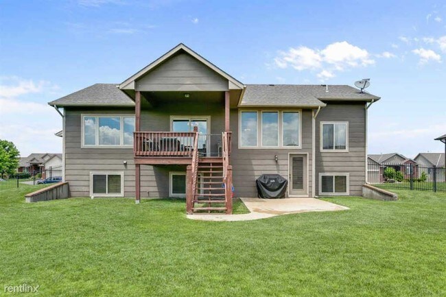 Foto del edificio - 5 br, 3 bath House - 15309 E Mainsgate St