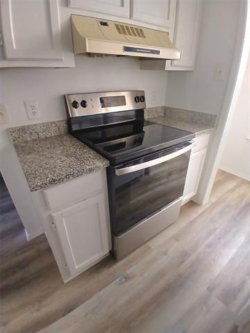 Building Photo - 103 S Las Vegas Trail