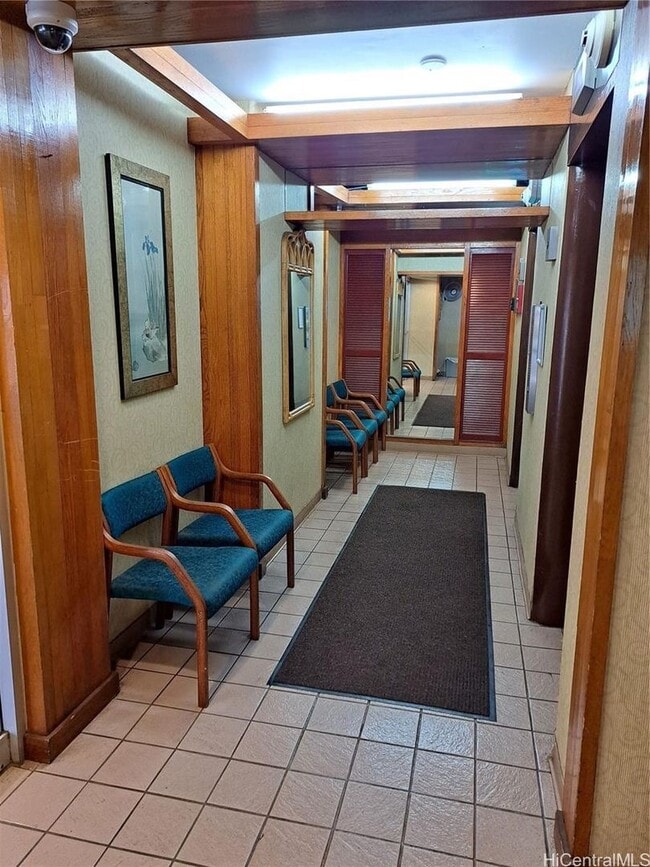 Building Photo - Kapiolani Royale – 2BD/2BA/1 Parking – All Utilities Included