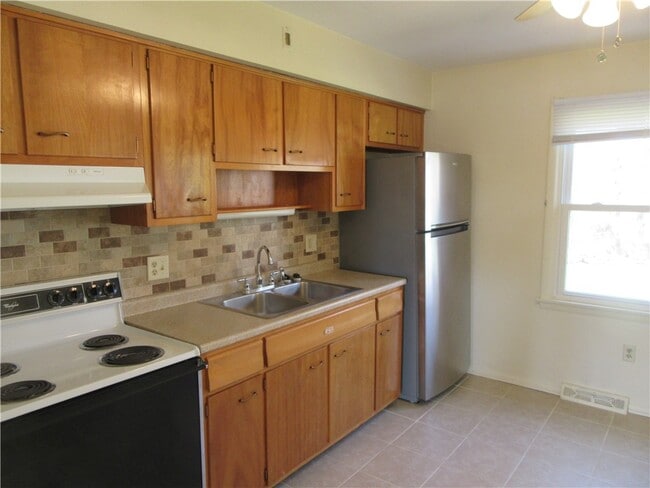 Building Photo - 4034 Chilton Ct