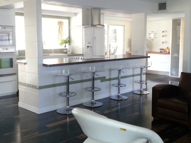 Building Photo - 7108 NW 66th St